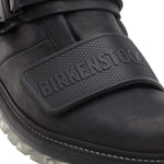 alt:Black Black