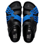 alt:Black Blue