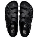 alt:Black